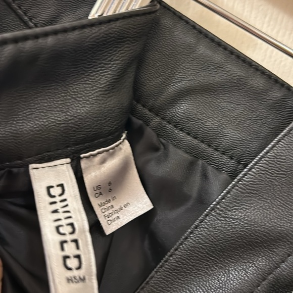 Black Mini Leather H&M Skirt - Picture 4 of 4